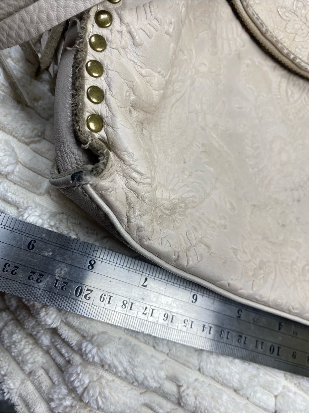 The Sak Silverlake Crossbody Bag Ivory Beige Tooled Embossed Floral Leather - Picture 14 of 16